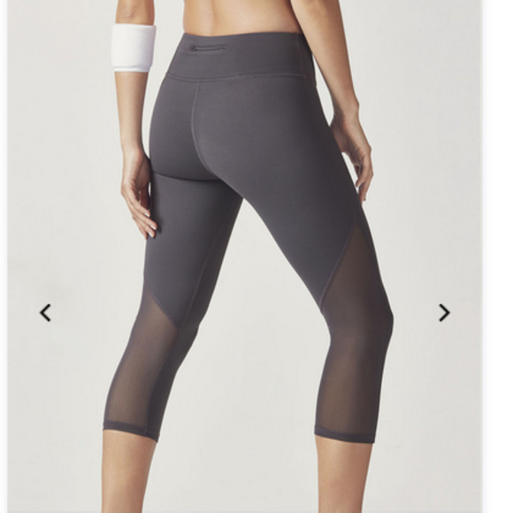 Fabletics Pants - NWOT Fabletics Salar Mesh Powerhold Capri
